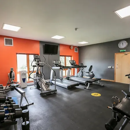 Mallard District, Leisure Pool & Gym