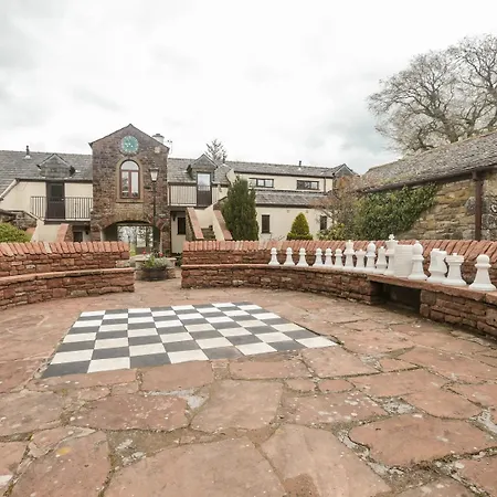 Mallard District, Leisure Pool & Gym