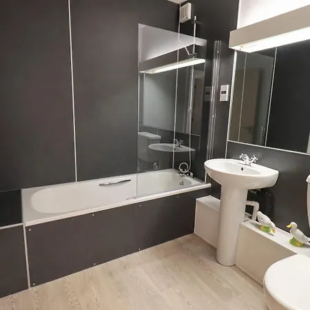 Mallard District, Leisure Pool & Gym *