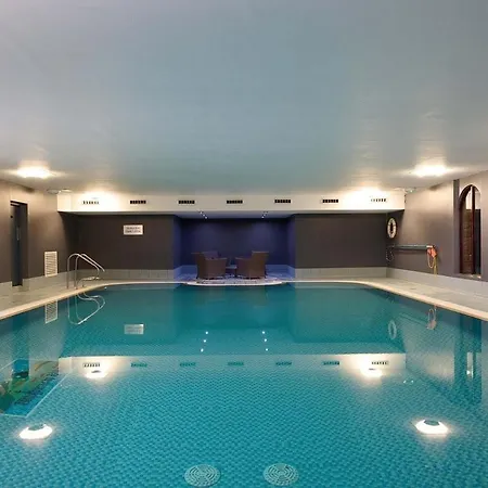 Mallard District, Leisure Pool & Gym *